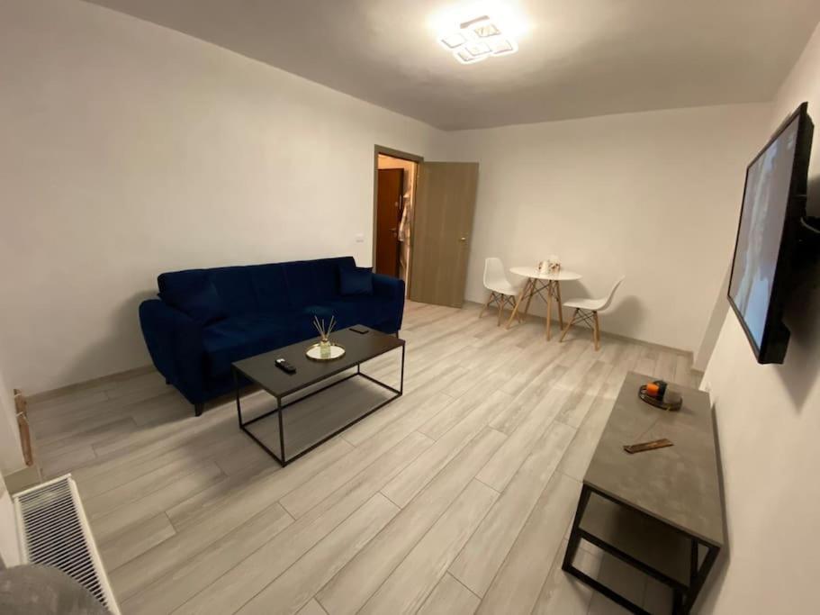 Black& White Apartment Braşov Buitenkant foto